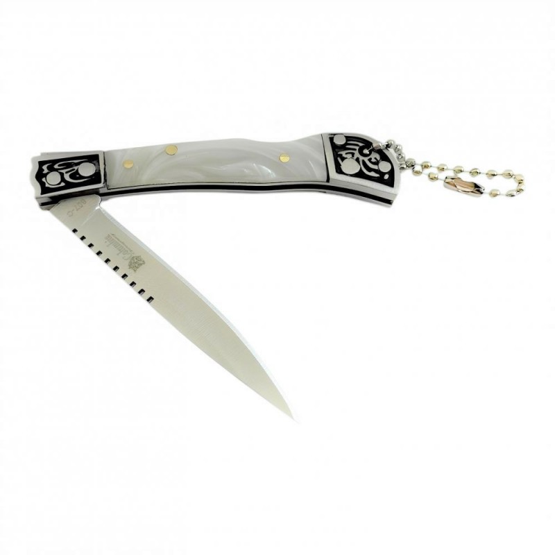 İnce profilli katlanabilir cep çakısı