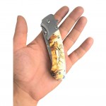 Sibirya Geyik Desenli Çakı Kullanımda – Keskin ve Kontrollü | Kalitelial.com